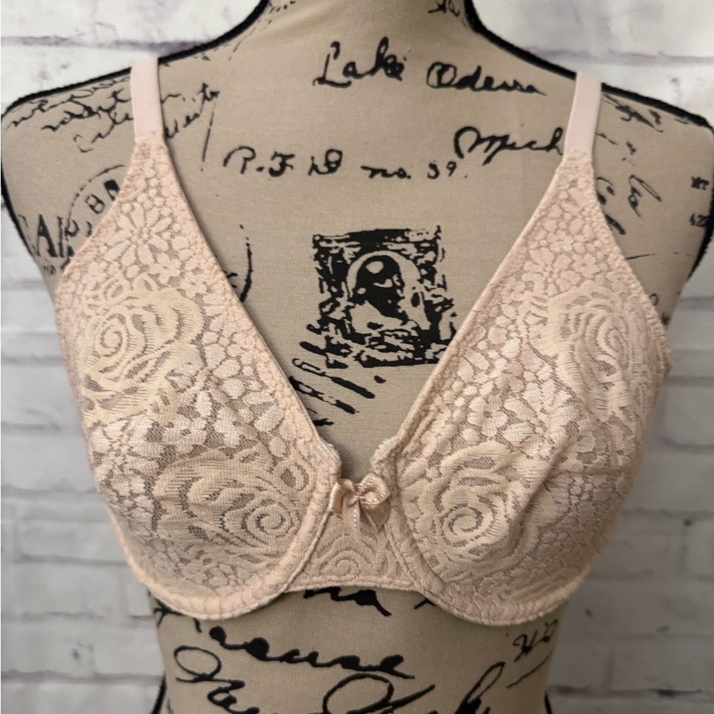Wacoal bra 32D halo lace unlined underwire beige seamless convertible 851205